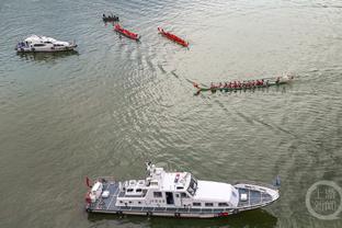 记者：阿森纳和利物浦有意22岁中卫帕乔，法兰克福要价6000万欧